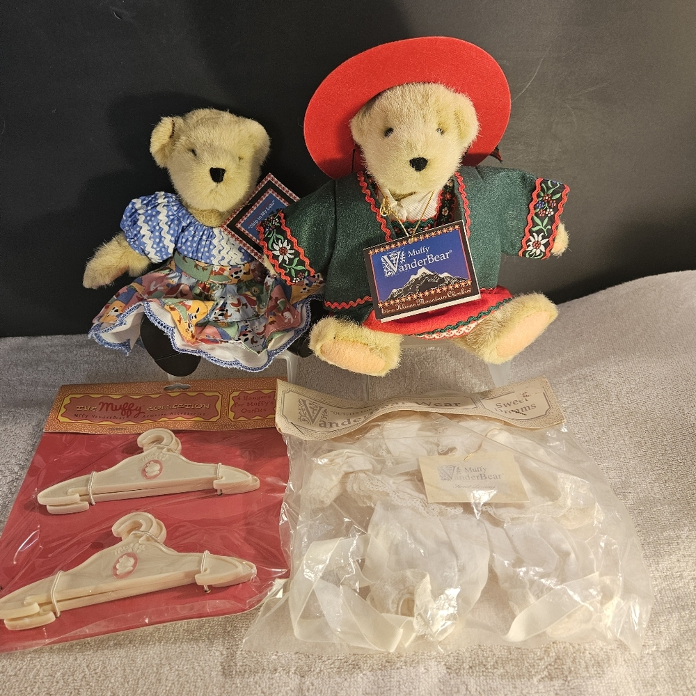 2 Vtg Muffy VanderBear Eine Kleine Mountain climber & Skip to my Lulu Square Dan